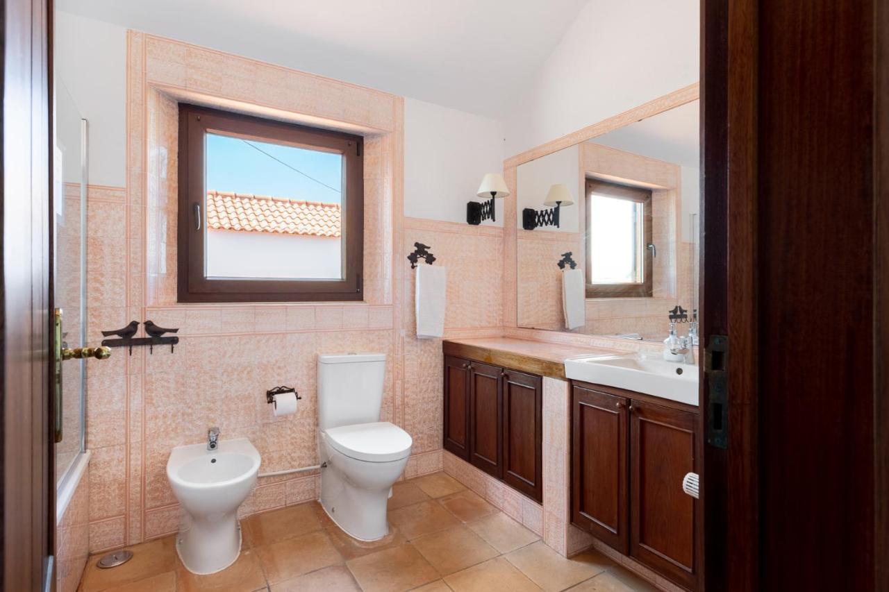 Joivy 3-Br Cottage With Terrace And Garden In Colares Sintra Exterior photo