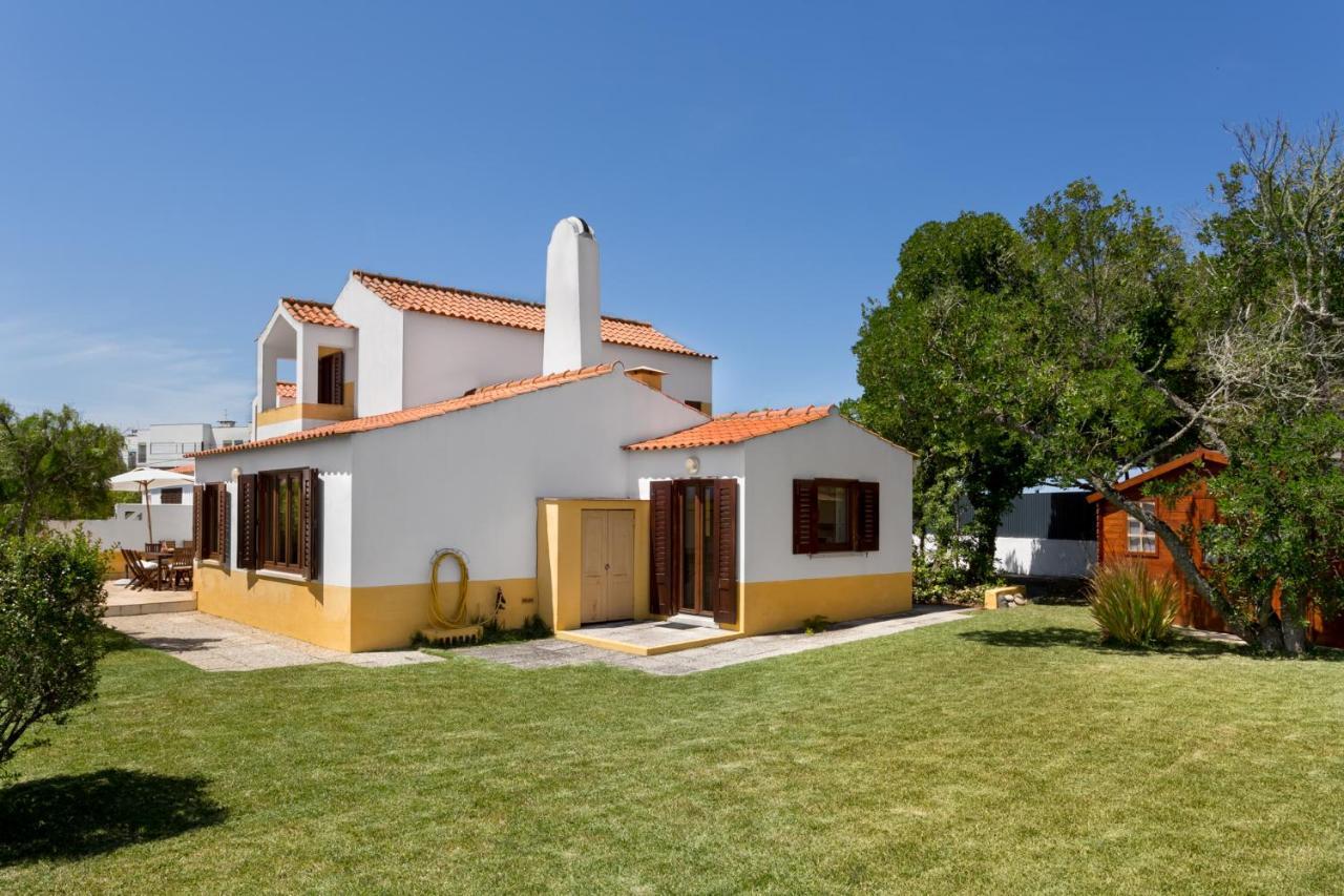 Joivy 3-Br Cottage With Terrace And Garden In Colares Sintra Exterior photo